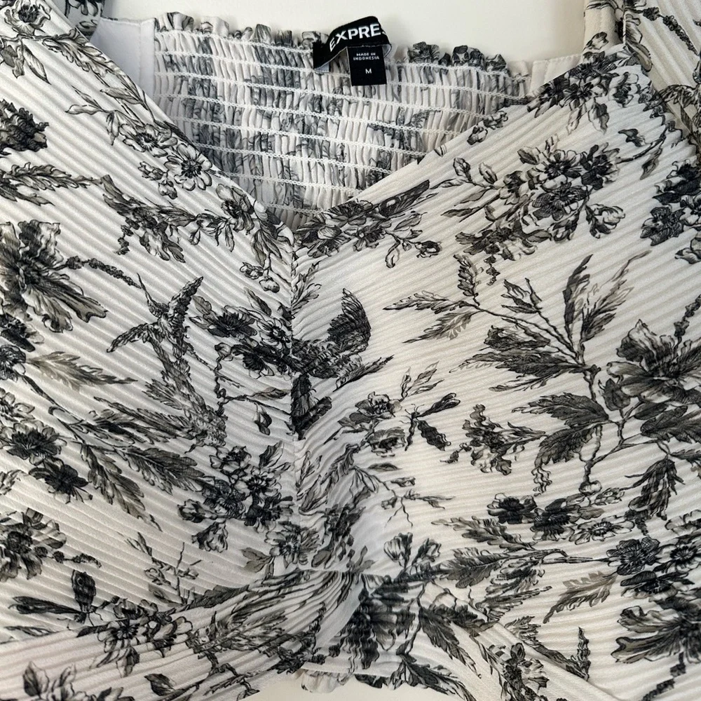 Express Top - Picture 2 of 5